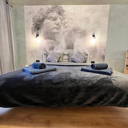Gold Apartment Vysochana18 イヴァーノ＝フランキーウシク エクステリア 写真