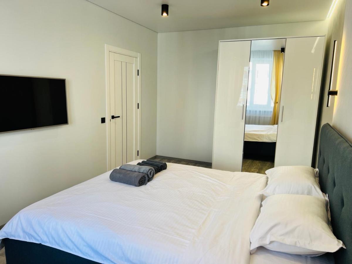 Gold Apartment Vysochana18 イヴァーノ＝フランキーウシク エクステリア 写真