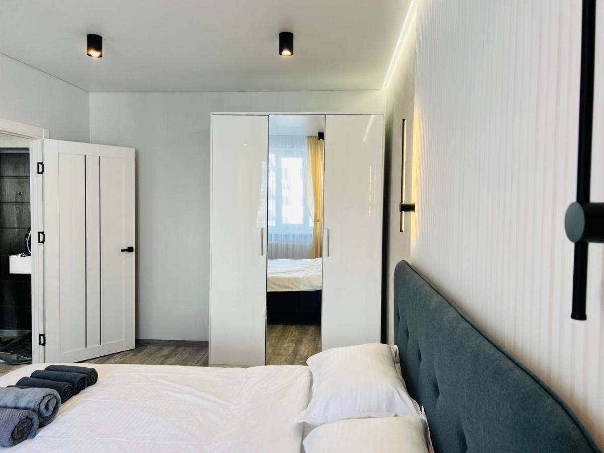 Gold Apartment Vysochana18 イヴァーノ＝フランキーウシク エクステリア 写真