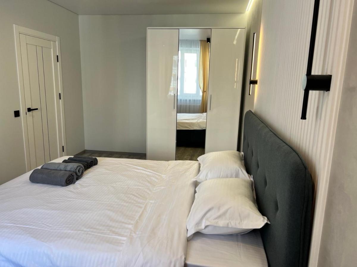 Gold Apartment Vysochana18 イヴァーノ＝フランキーウシク エクステリア 写真