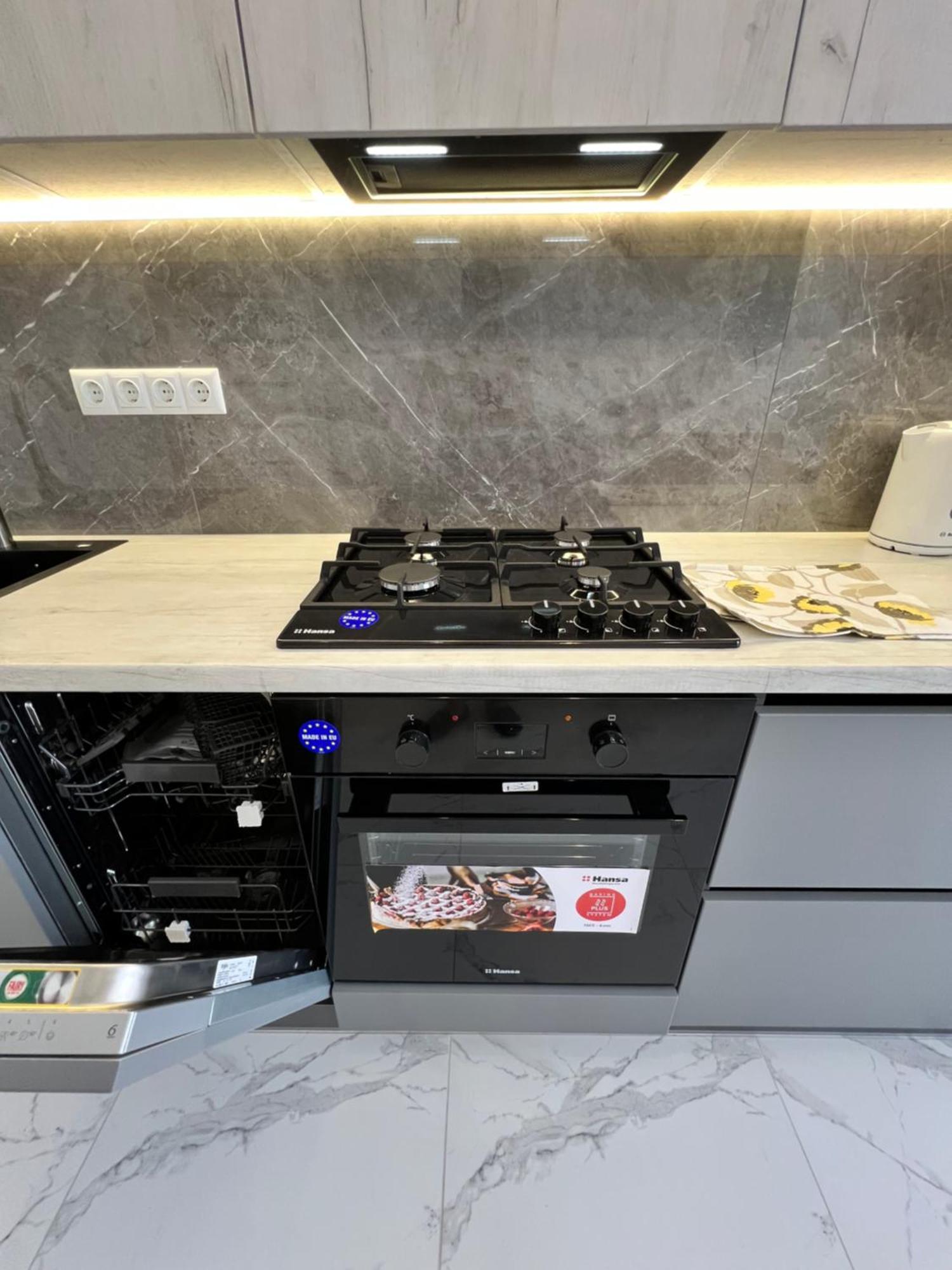 Gold Apartment Vysochana18 イヴァーノ＝フランキーウシク エクステリア 写真